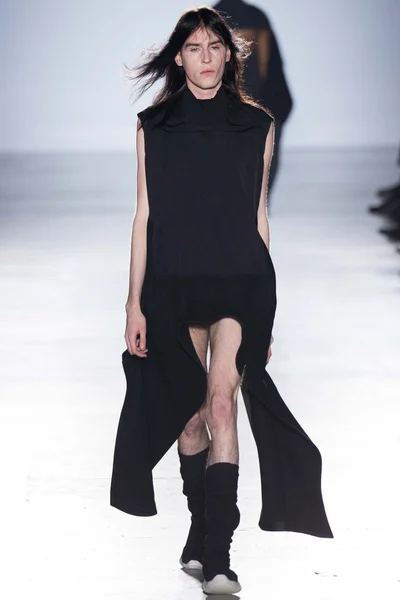 Look 17